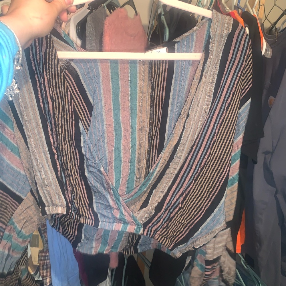 AEO deep V top